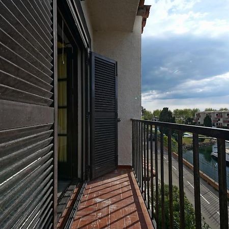Bonito Apartamento Equipado, Cerca De La Playa Empuriabrava Kültér fotó
